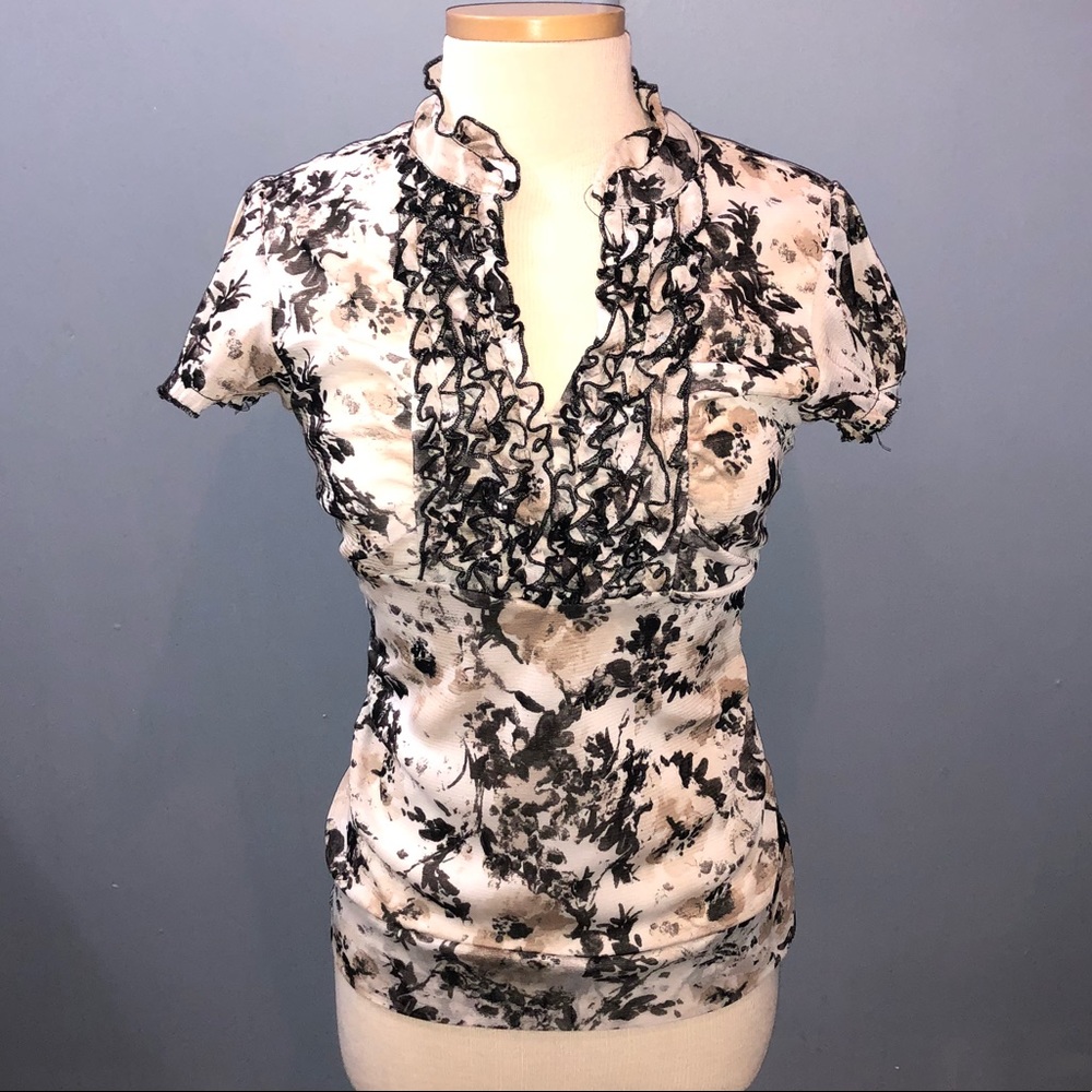 Ruffle Front Top 👌🏼